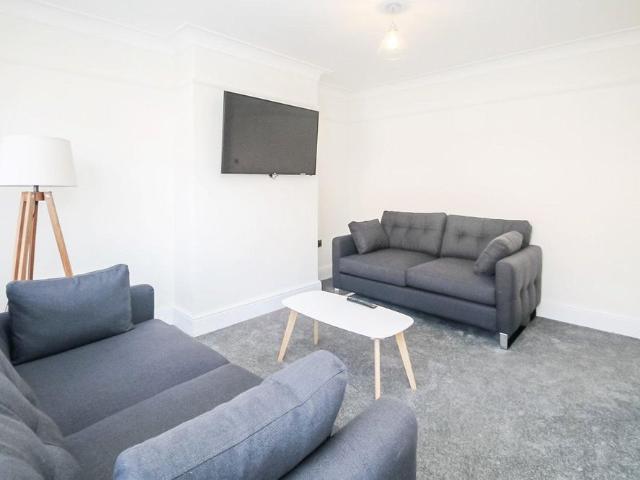 4 bedroom house to rent
