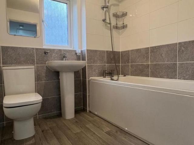 4 bedroom house to rent