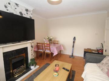 4 bedroom house to rent
