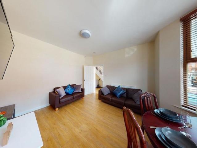 4 bedroom house to rent