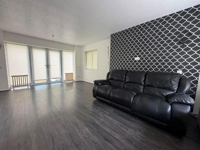 4 bedroom house to rent