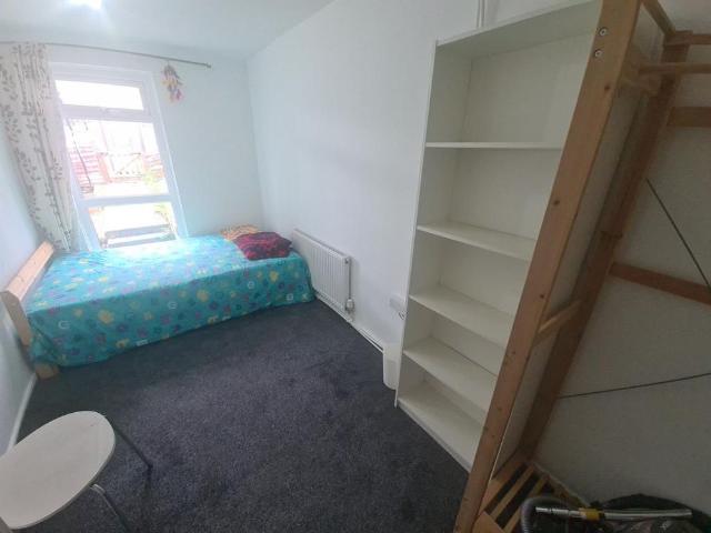 4 bedroom house to rent
