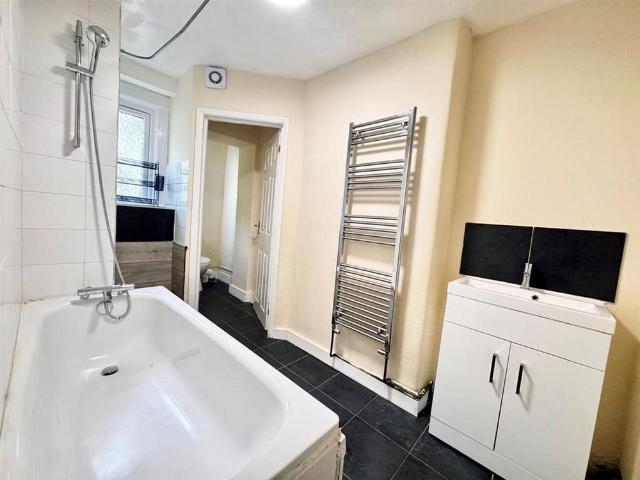4 bedroom house to rent