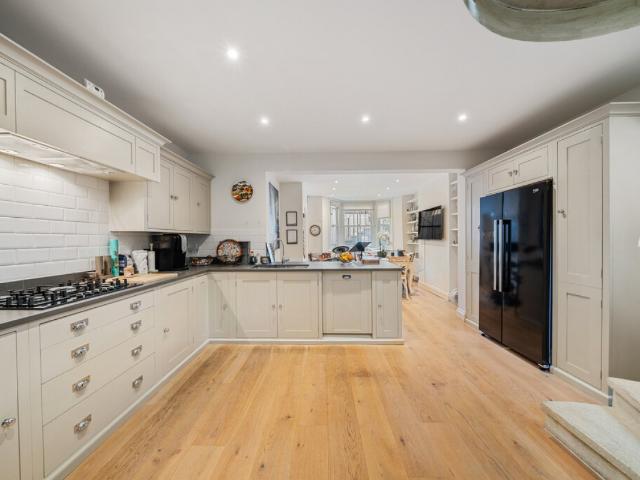 4 bedroom House To Rent