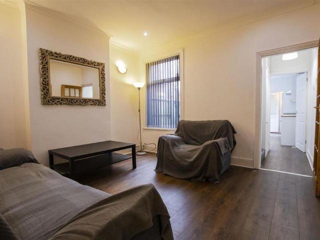 4 bedroom house to rent