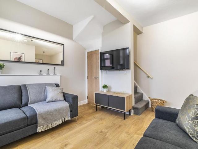 4 bedroom house to rent