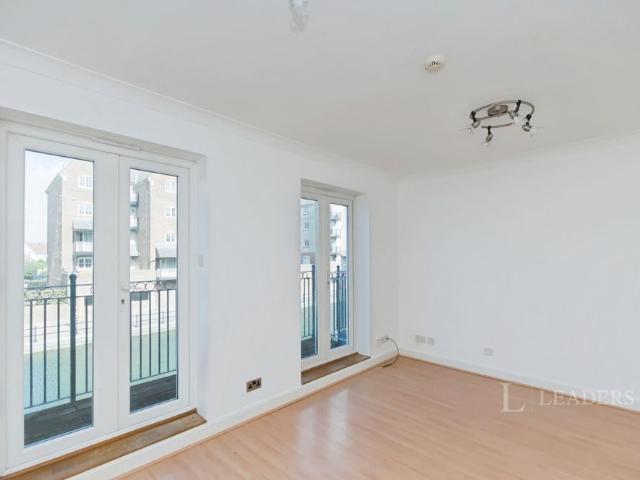 4 bedroom house to rent The Piazza, Sovereign Harbour South, Eastbourne, BN23
