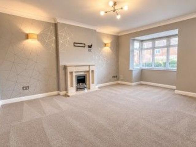 4 bedroom House To Rent Total Size: 1389 SQ FT