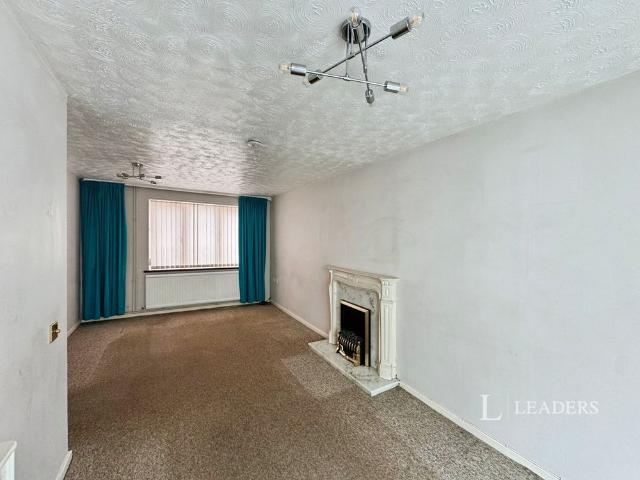 4 bedroom house to rent Valley Park Drive, Clanfield, Waterlooville, Hampshire, PO8