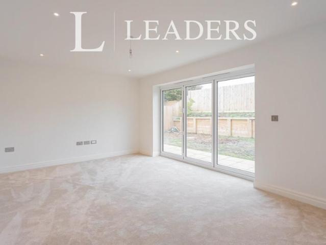 4 bedroom house to rent Acorn Gardens, Bell Lane, Splaynes Green, Fletching, Uckfield, TN22