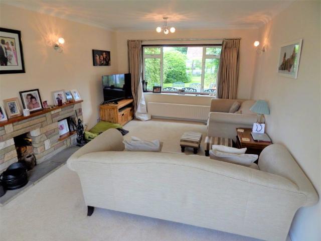 4 bedroom house to rent Hitherwood, Cranleigh, GU6