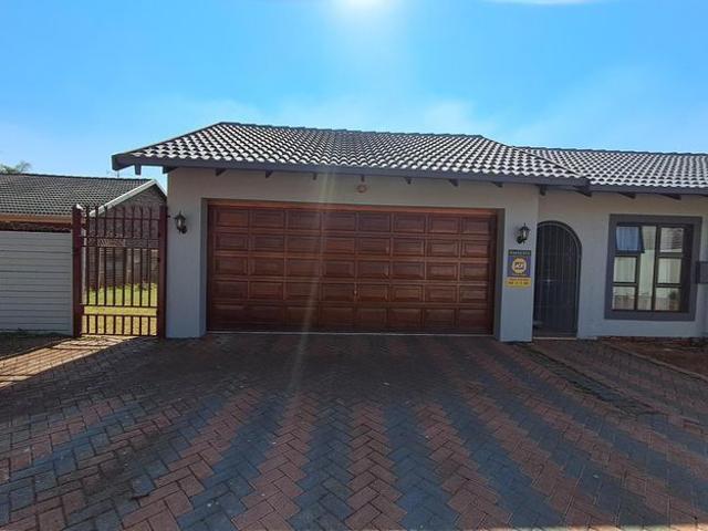 4 Bedroom house to rent in The Orchards, Akasia