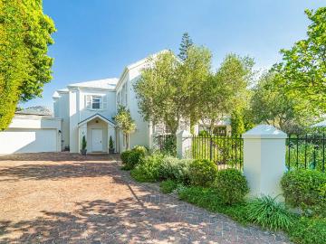 4 Bedroom house to rent in Tokai, Cape Town