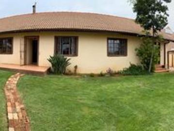 4 Bedroom House to Rent in Universitas