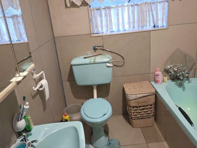 4 Bedroom House To Rent in Vanderbijlpark SE 2