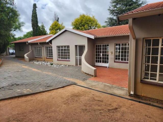 4 Bedroom House to Rent in Vorna Valley