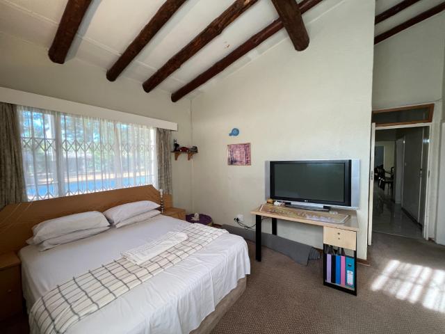 4 Bedroom House To Rent in Waterkloof Ridge