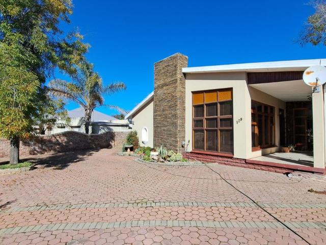 4 Bedroom house to rent in West Bank, Oudtshoorn