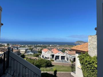4 Bedroom House To Rent in Whale Rock Heights