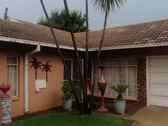4 Bedroom House to Rent in Wilkoppies