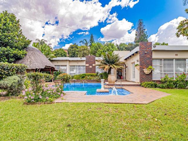 4 Bedroom house to rent in Wilro Park, Roodepoort