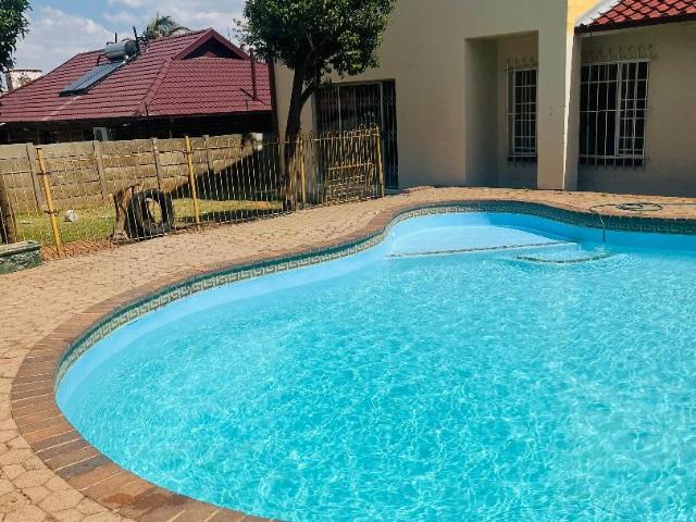 4 Bedroom House to Rent in Witpoortjie