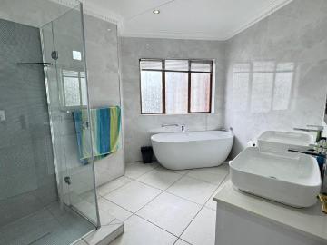 4 Bedroom House To Rent in Woodhill Golf Estate