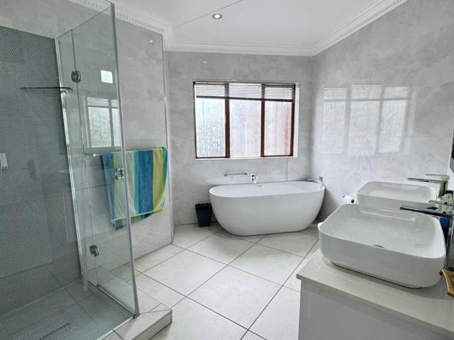 4 Bedroom House To Rent in Woodhill Golf Estate