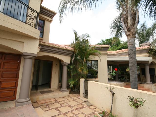 4 Bedroom House To Rent in Woodhill Golf Estate