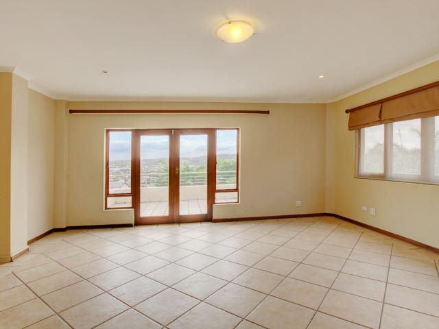 4 Bedroom House To Rent in Woodhill Golf Estate