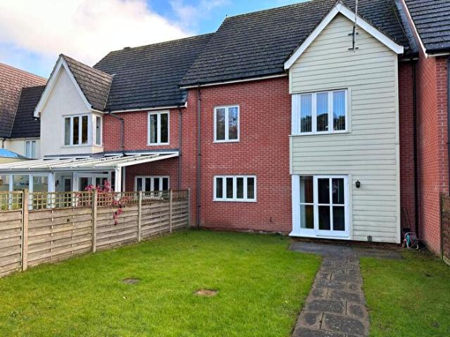 4 Bedroom House To Rent In Woodshires Road, Solihull, B92