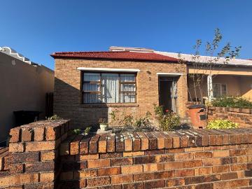 4 Bedroom house to rent in Wynberg, Cape Town