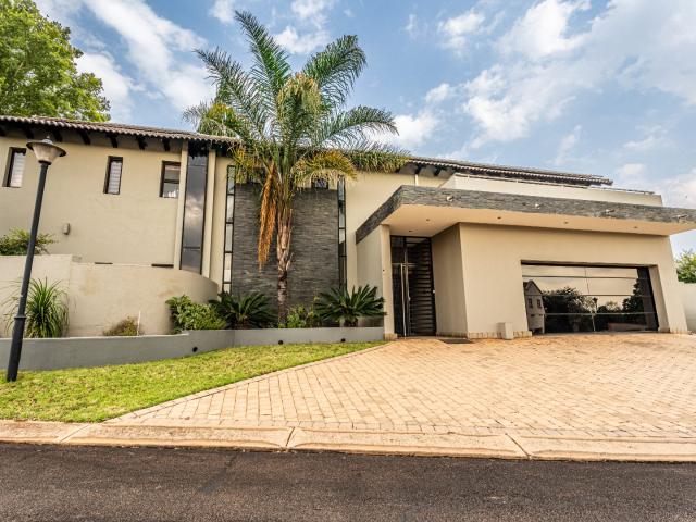 4 Bedroom House To Rent in Zwartkop Golf Estate
