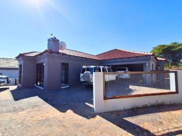 4 Bedroom House To Rent in Amandasig