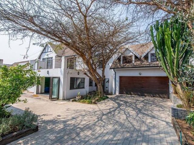 4 Bedroom House to Rent in Barbeque Downs