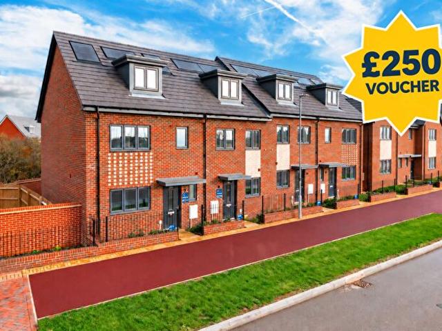 4 Bedroom House To Rent In Barrosa Way, Whitehouse, MK8