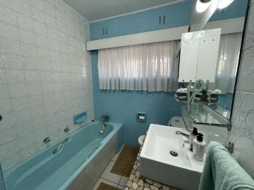 4 Bedroom House To Rent in Bedfordview