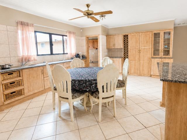 4 Bedroom House To Rent in Bela