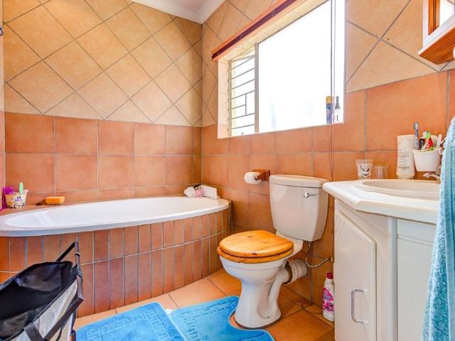 4 Bedroom House To Rent in Birchleigh