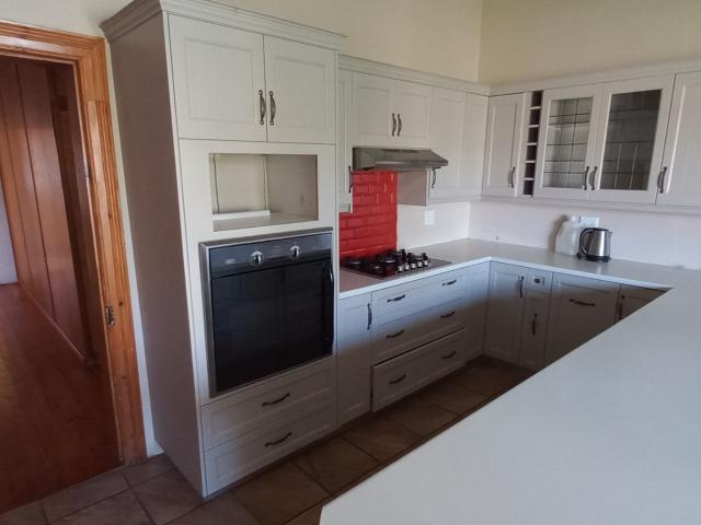 4 Bedroom House To Rent in Bonnievale Rural