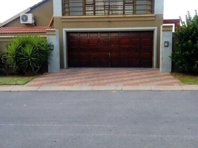 4 Bedroom House to Rent in Blue Hills Ah