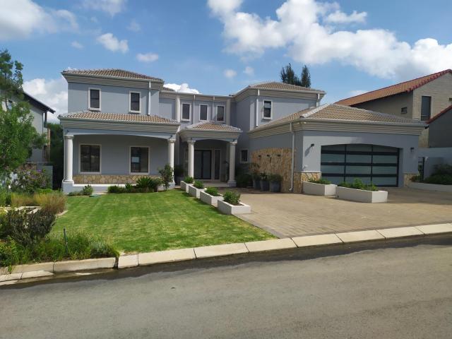 4 Bedroom House to Rent in Blue Valley Golf Estate