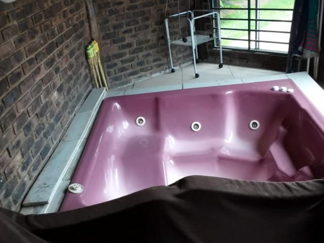 4 Bedroom House To Rent in Brackenhurst