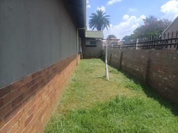 House to rent in Brenthurst - Swimming pool