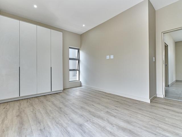 4 Bedroom House To Rent in Bryanston