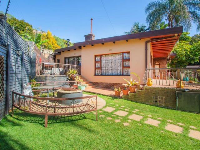 4 Bedroom House to Rent in Constantia Kloof