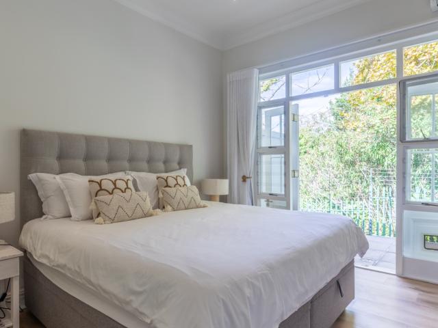 4 Bedroom House To Rent in Constantia
