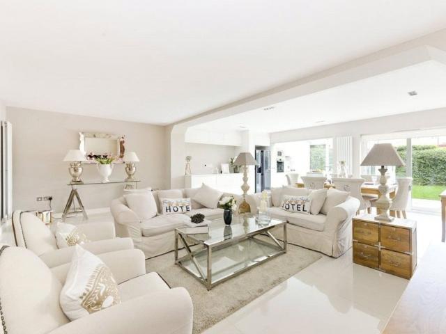 4 bedroom House to rent in Court Close, St Johns Wood Park, London, St John's Wood, NW8