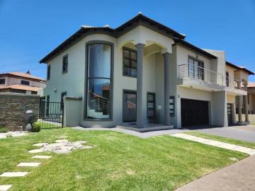 4 Bedroom House to Rent in Crescent Wood Country Estate