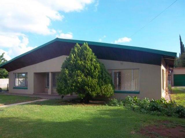 4 Bedroom House to Rent in Danielskuil